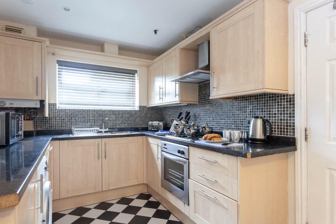 4 Bed Home, Driveway Parking Ideally Located In Latchford, Warrington - Executive St Marys House Exterior photo