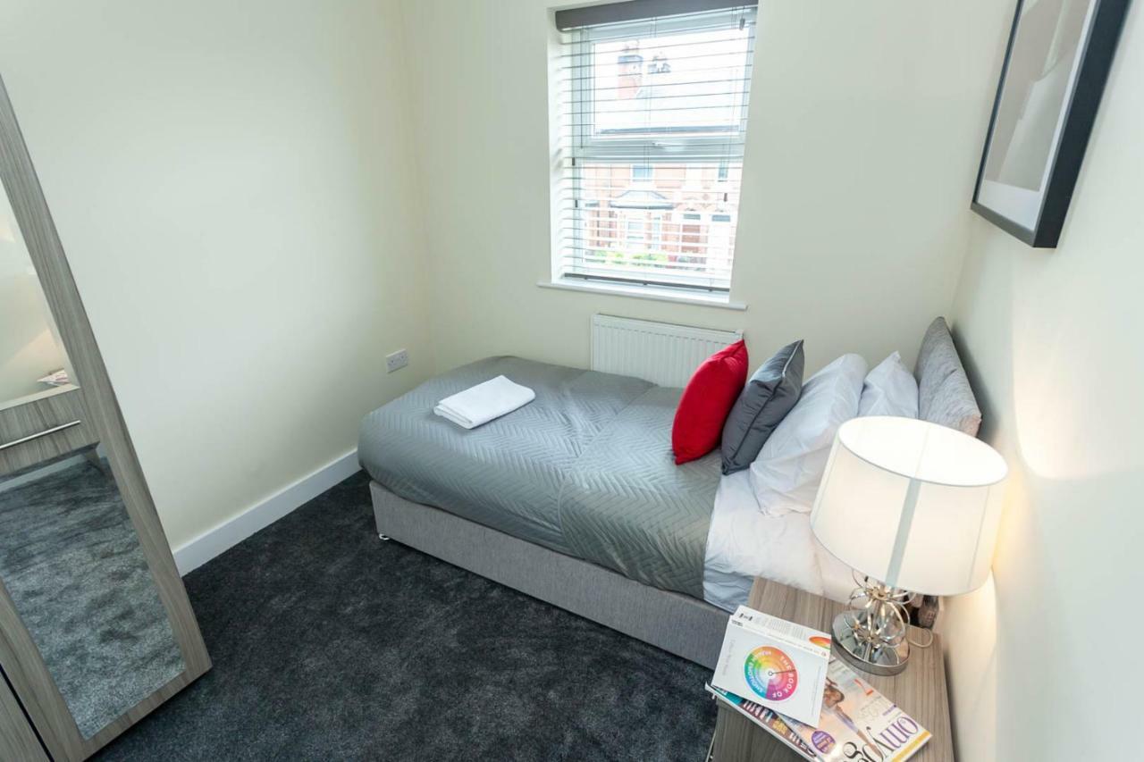 4 Bed Home, Driveway Parking Ideally Located In Latchford, Warrington - Executive St Marys House Exterior photo